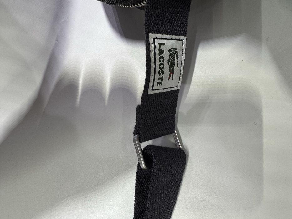 Сумочка через плечо Lacoste