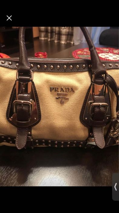 Geantă PRADA, de calitate superioara, stil si rafinament.