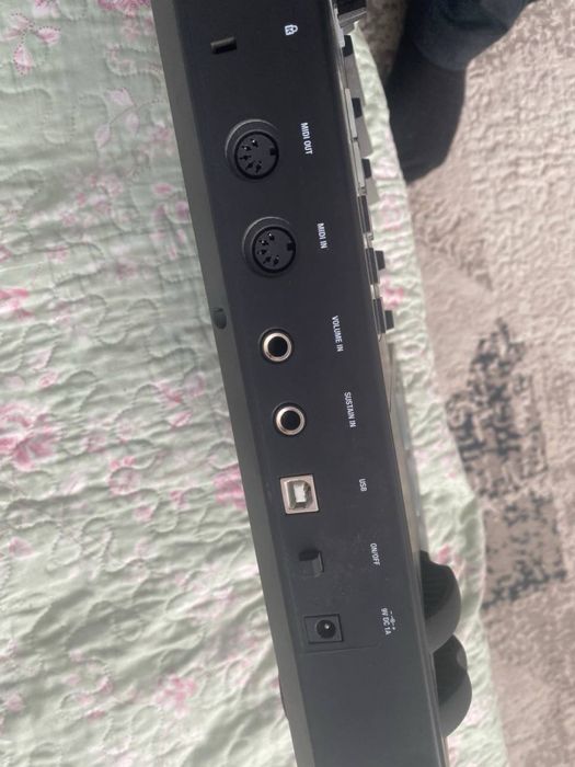 Midi клавиатура M-audio code 61