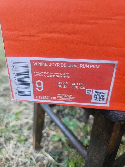 Nike маратонки  размер 40.5