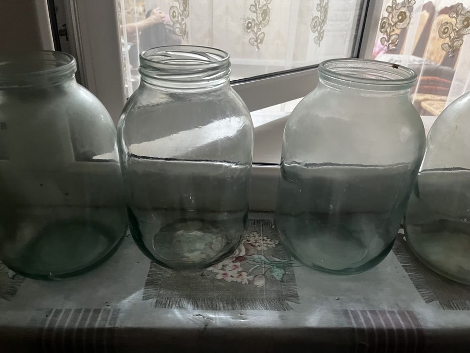 Банкалар сатылады ,тиімді бағада    2 литрлік, 3 литрлік