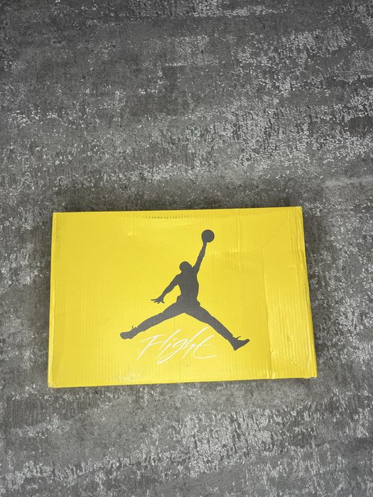 Jordan 4 Retro Lightning