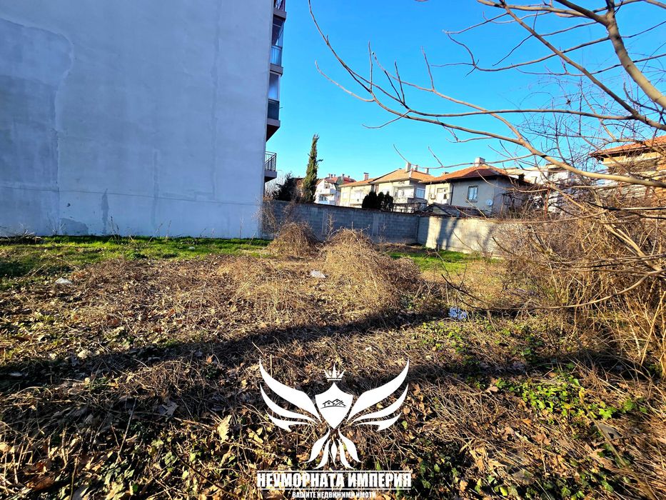 Под наем земя, парцел, паркинг 376кв.м. в Асеновград, първа линия