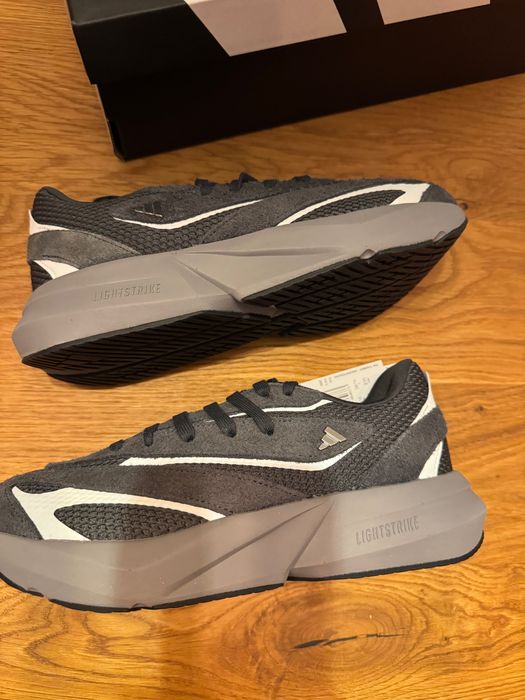 Adidas нови,оригинални дамски маратонки 38 38.5