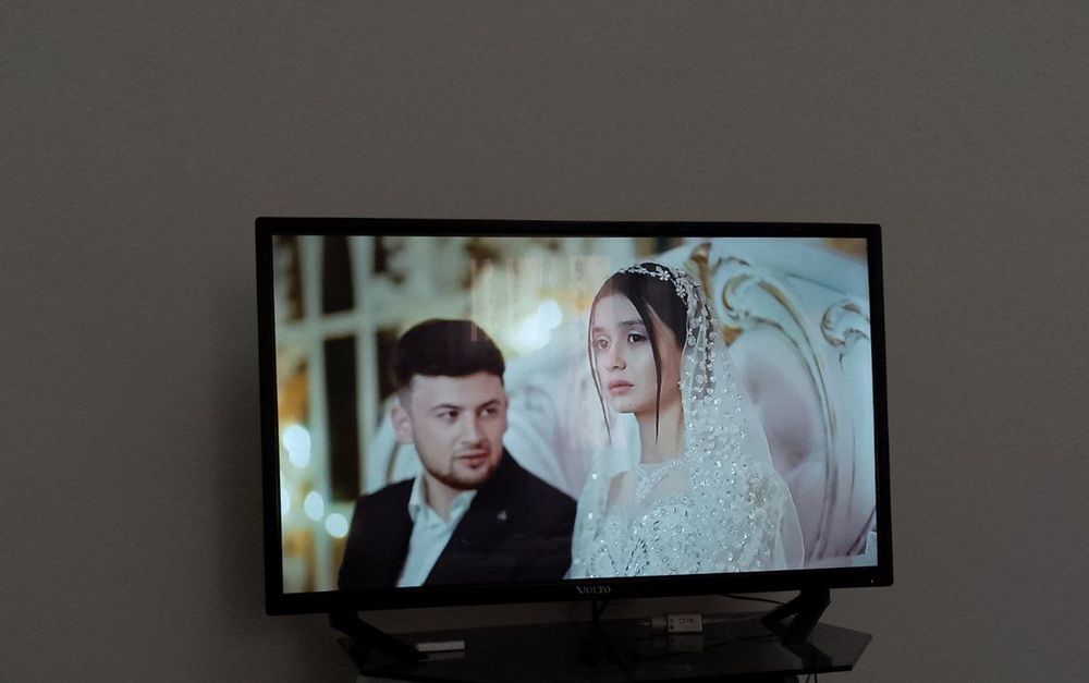 Tilivizr Smart  volto karobka garantiyalari bilan