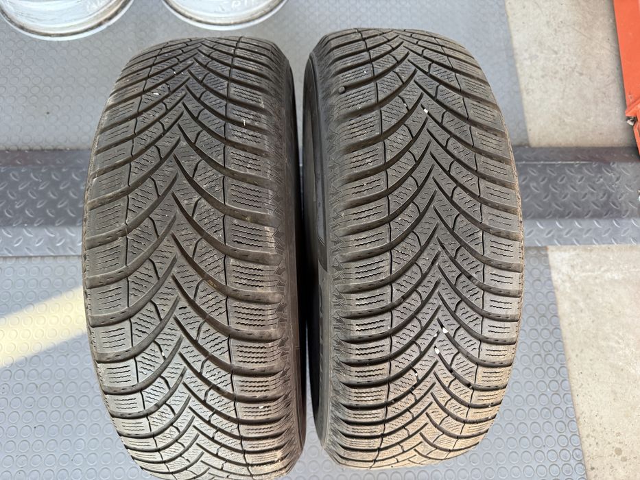 2бр. Зимни Гуми 215/65R/16 -SEMPERIT- DOT:4221- 4.5мм *60лв Комплект*