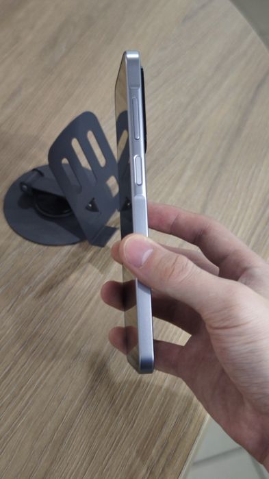 Samsung A17 | 256GB | Apple Room