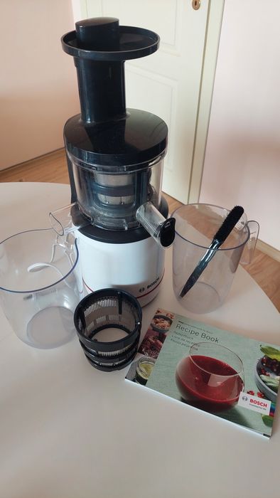 Бавнооборотна сокоизстисквачка тип охлюв Bosch