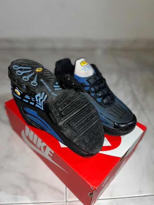 Маратонки Nike Tuned Air