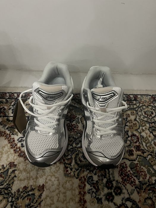Кроссовки asics отл качества