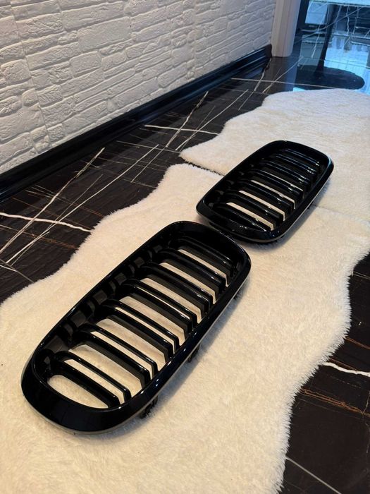 Бъбреци черен лак за BMW F16 в отлично състояние!