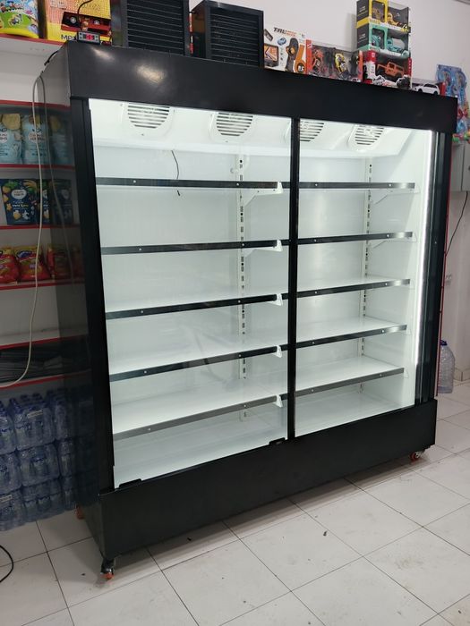 Продаю Витрина холодильник Новый