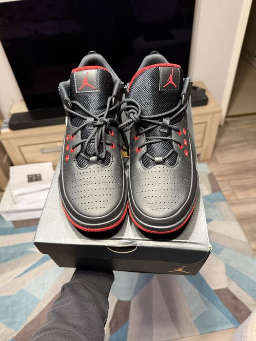 Ghete jordan max aura 5