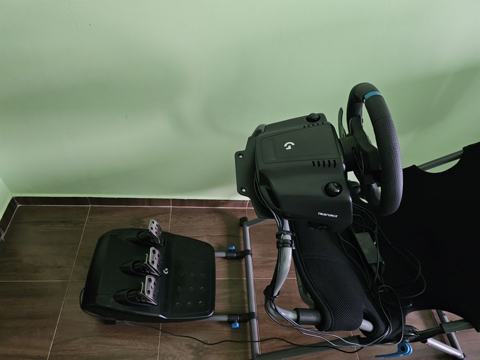 Logitech G923 racing wheel, playseat logitech challenge X