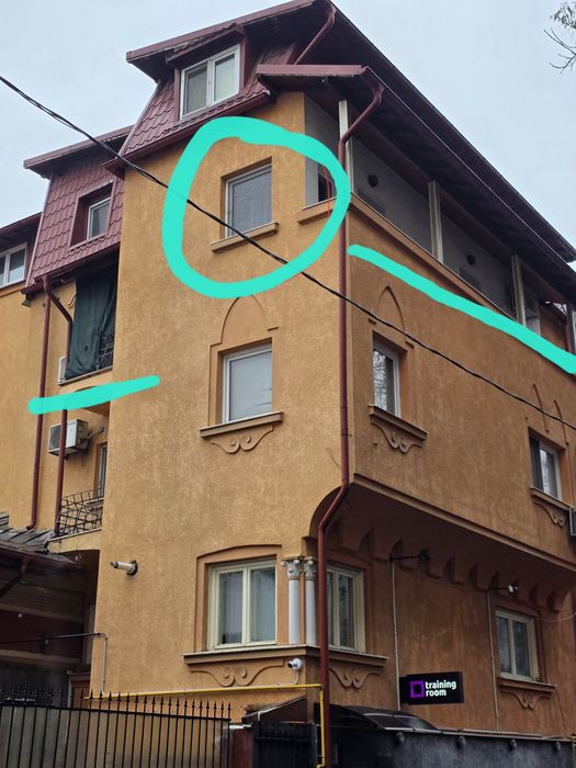 De închiriat apartament trei camere lângă Catedrală