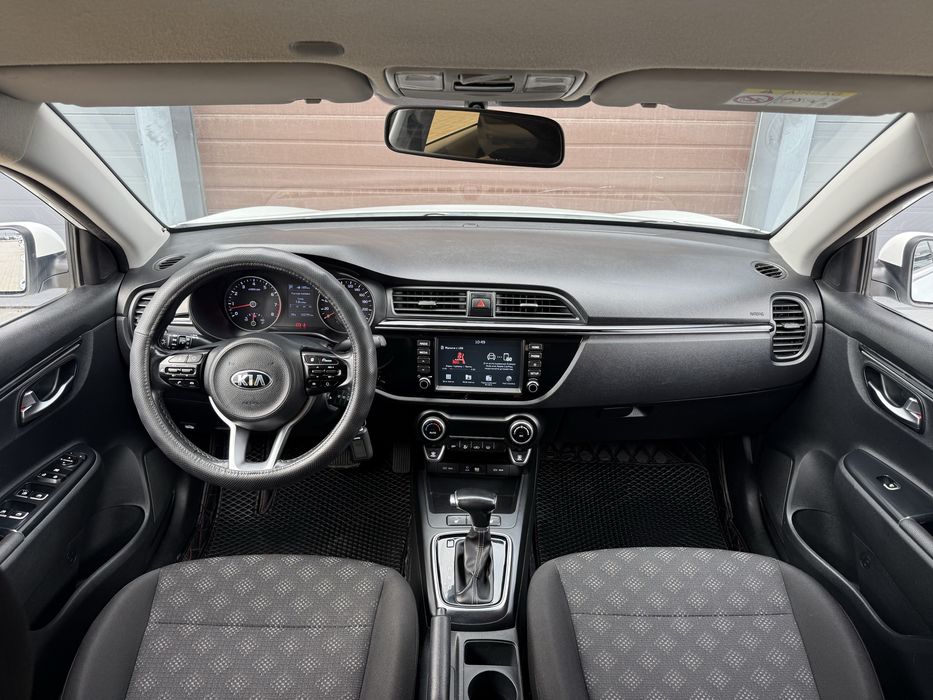 Продам Kia Rio ЛЮКС