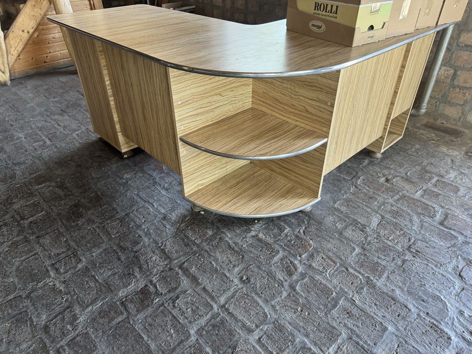 Vand birou in stare buna.Pret 500 lei