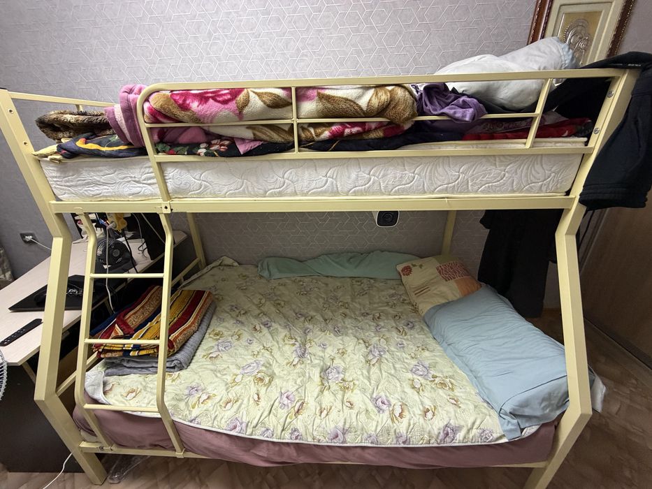Кровать двух ярусная