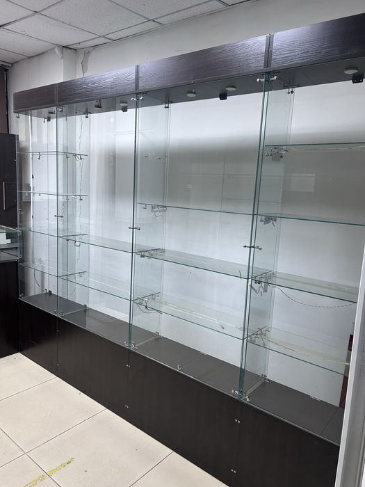 Оборудование для бутика, шкафы, полки