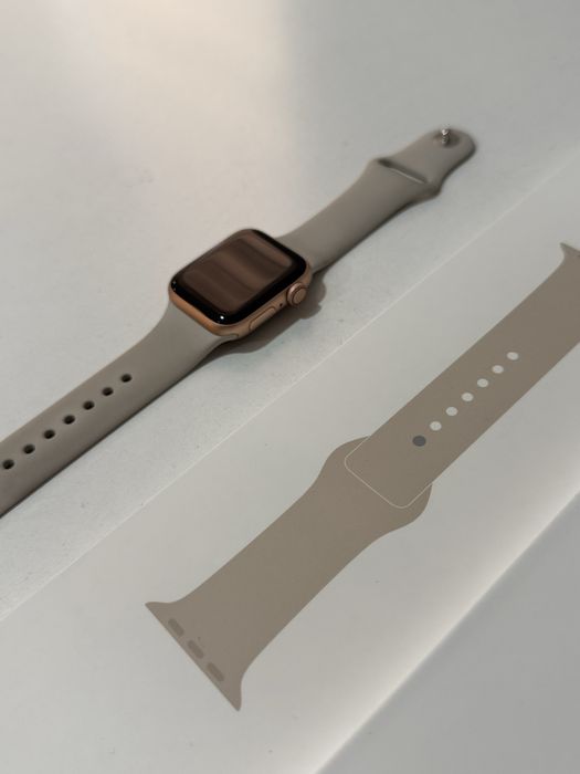 Apple Watch SE 40 мм 1-го поколения