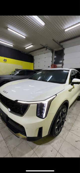 Оклейка автомобилей бронепленкой