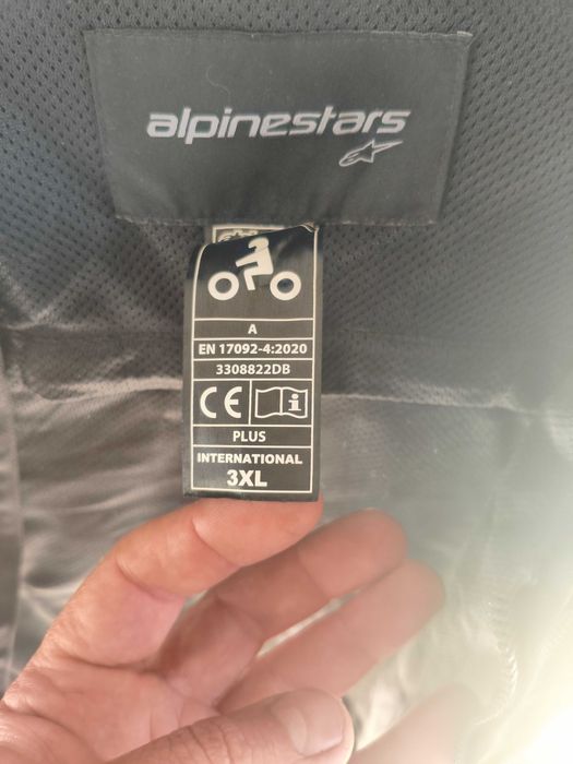 Продам куртку для мотоцикла