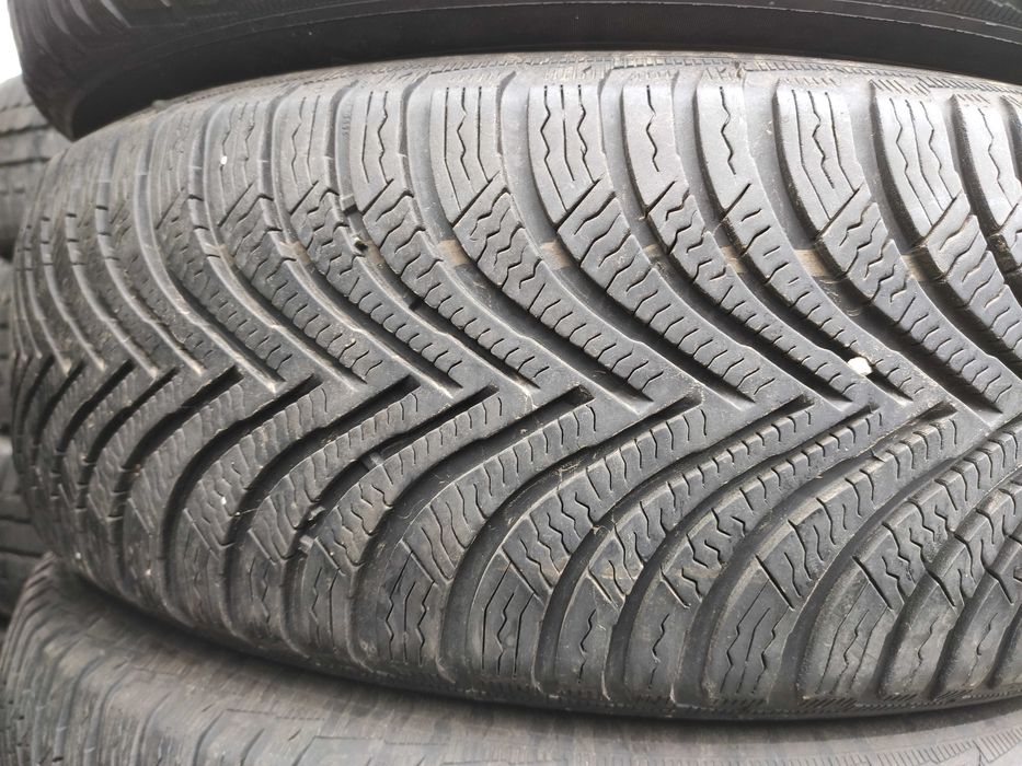 4бр Зимни гуми 215 65 17 - Michelin