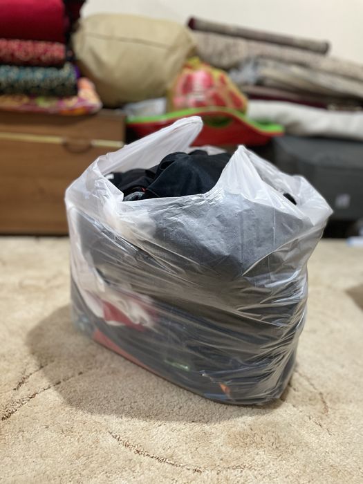 Вещи б/у в хорошем состоянии.