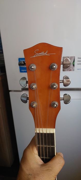 Акустик гитара сотилади