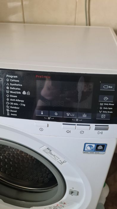 Mașina de spălat AEG seria 7000