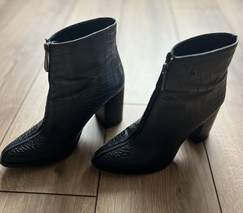 Сиви кожени боти ARMANI