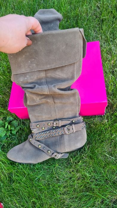 Дамски  боти и ботуши 38 и 39 номер