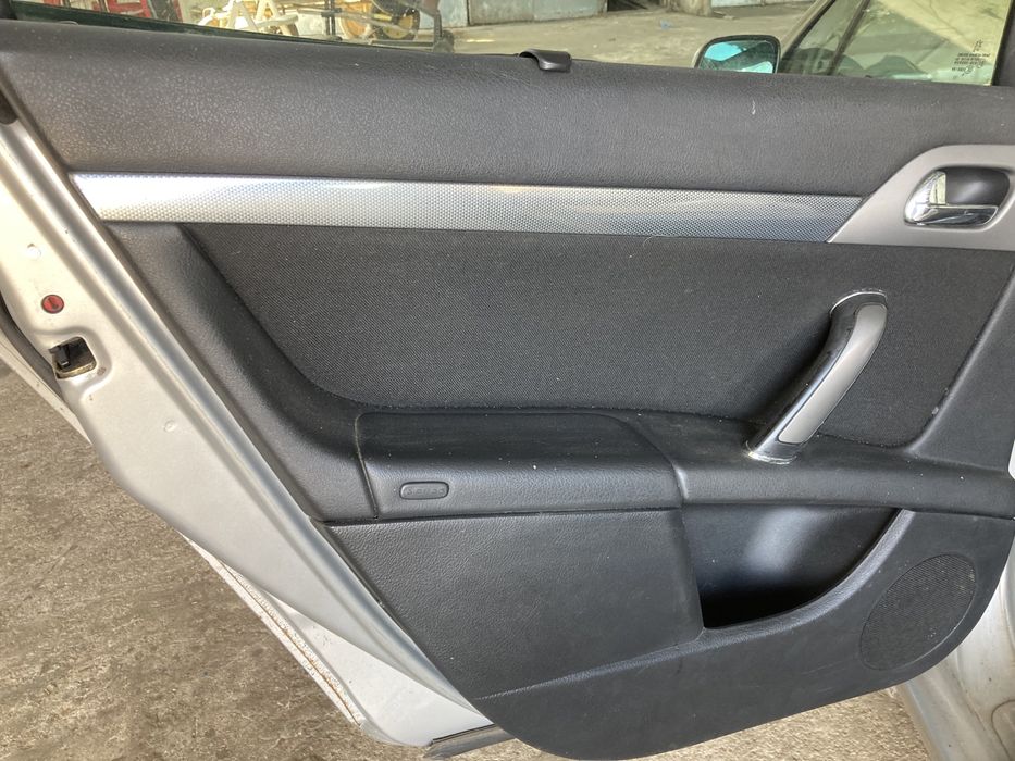 Оборудвани врати за Пежо 407