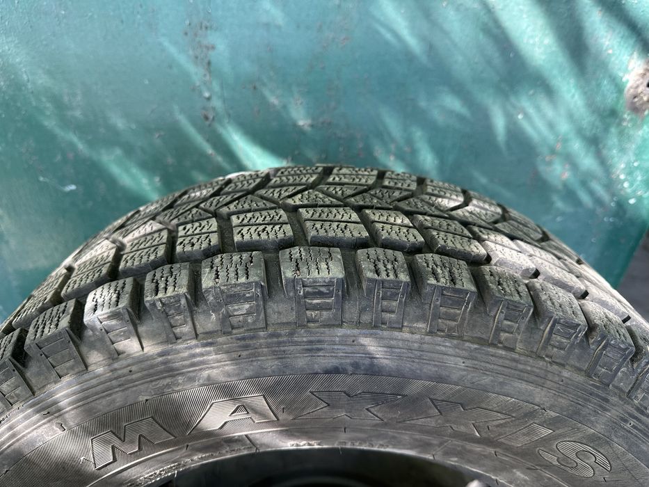 Maxxis 245/70/16