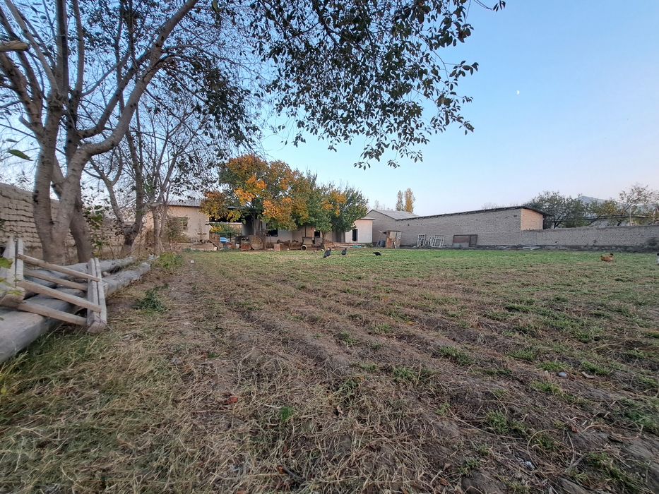 Участка сотилади