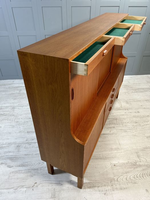 Бюфет от средата на миналия век Д864