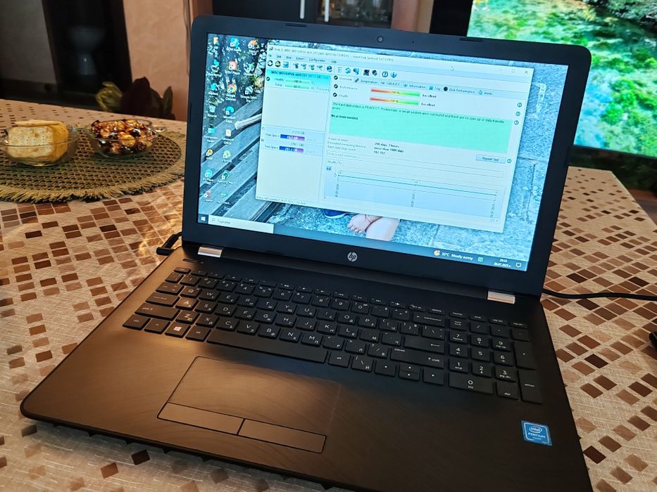 Лаптоп HP Intel pentium 1.6 GHz 4GB 1 TB