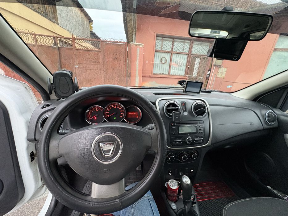 Vand sau schimb dacia logan