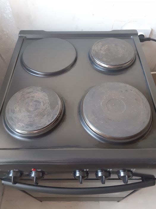 Плита 3 конфорки