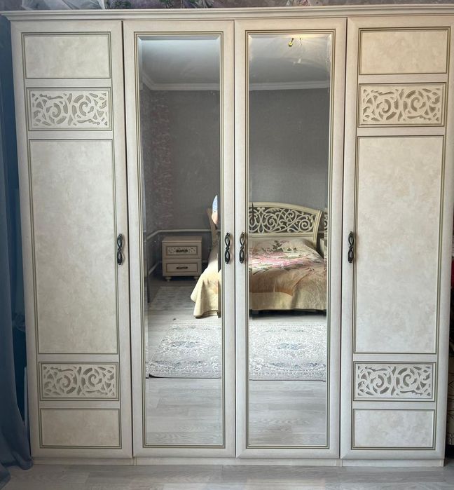 Спальный гарнитур