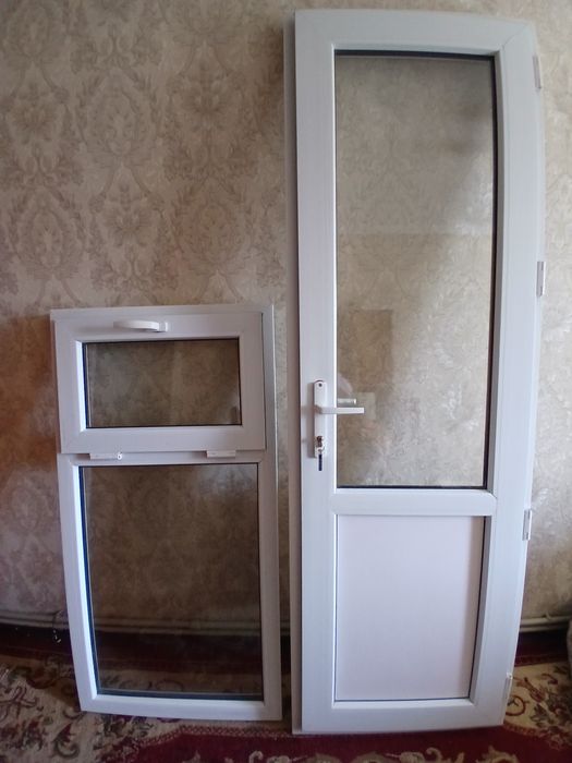 Окно и дверь. Размер 215×70 дверь, 136×70 окно. Пластиковые. ASPAN.