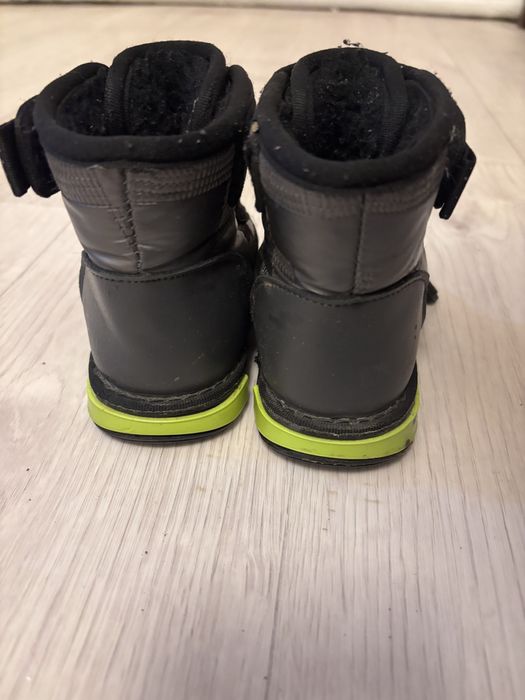 Продам детский демисезон обувь