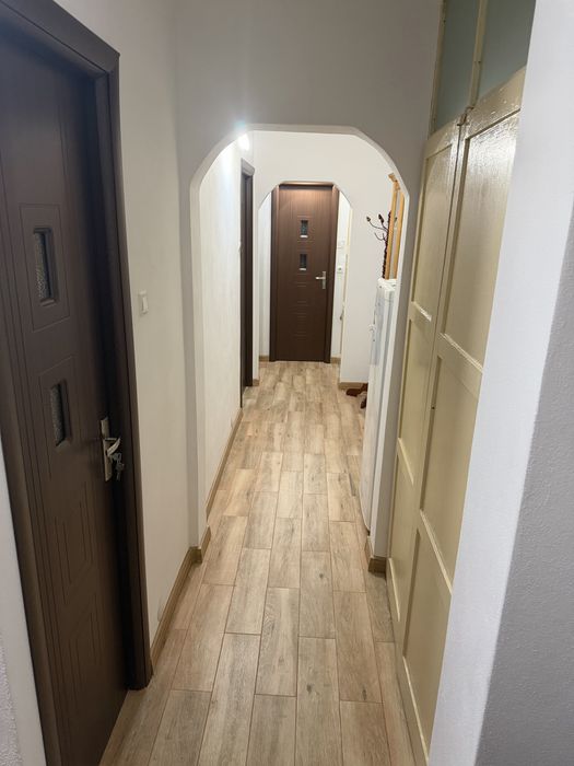Apartament 3 camere Mioveni, etaj 2