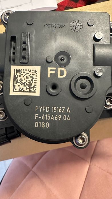 Genuine Cooling control valve Mazda (Корпус на Термостат)