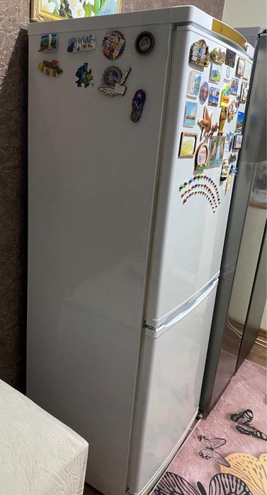 Продается холодильник Indesit