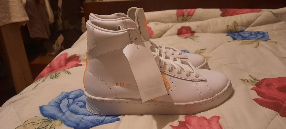 Дамски спортни обувки тип кецове Converse