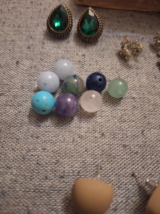 Сребърни обеци и естествени камъни-висулки