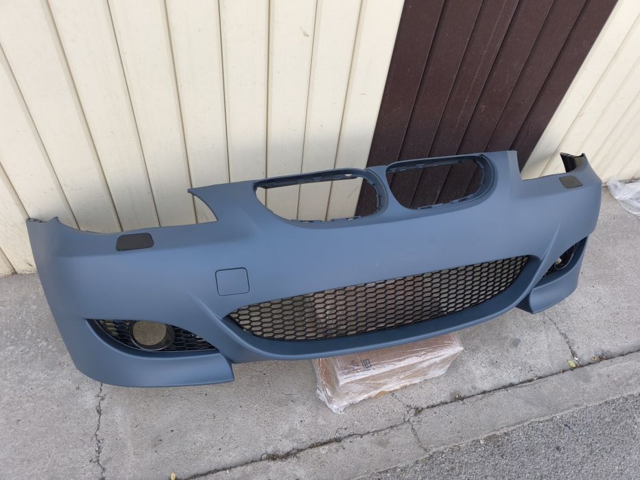 BMW E60 бампер передний Млук