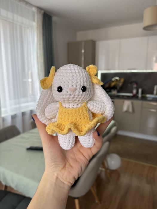 Плетена играчка заек