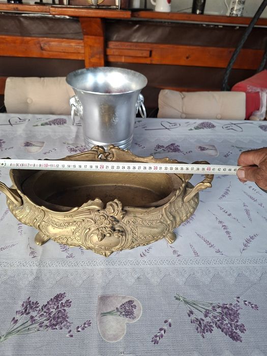 Fructiera vintage din bronz